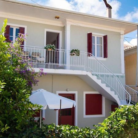 To Patriko Lefkada Cozy Village Home With Parking Tsoukaladhes Exterior photo