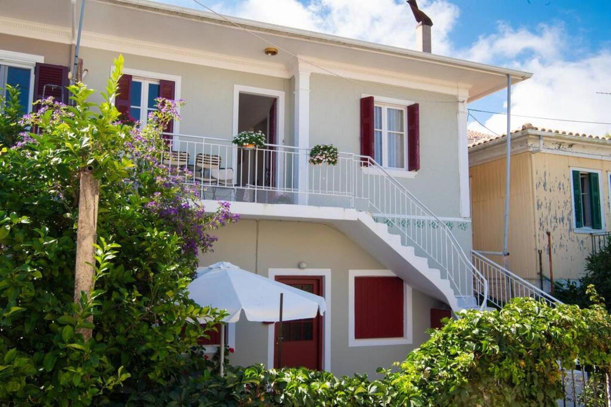 To Patriko Lefkada Cozy Village Home With Parking Tsoukaladhes Exterior photo