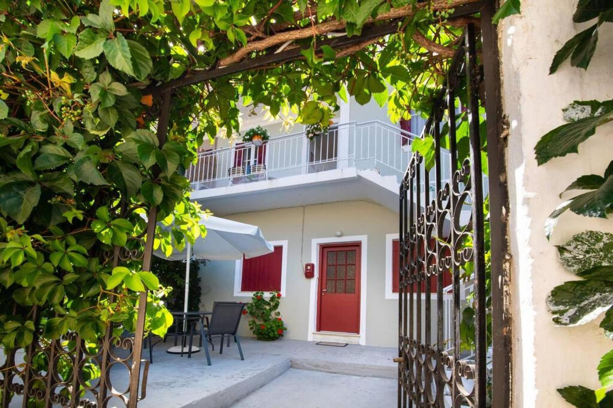To Patriko Lefkada Cozy Village Home With Parking Tsoukaladhes Exterior photo