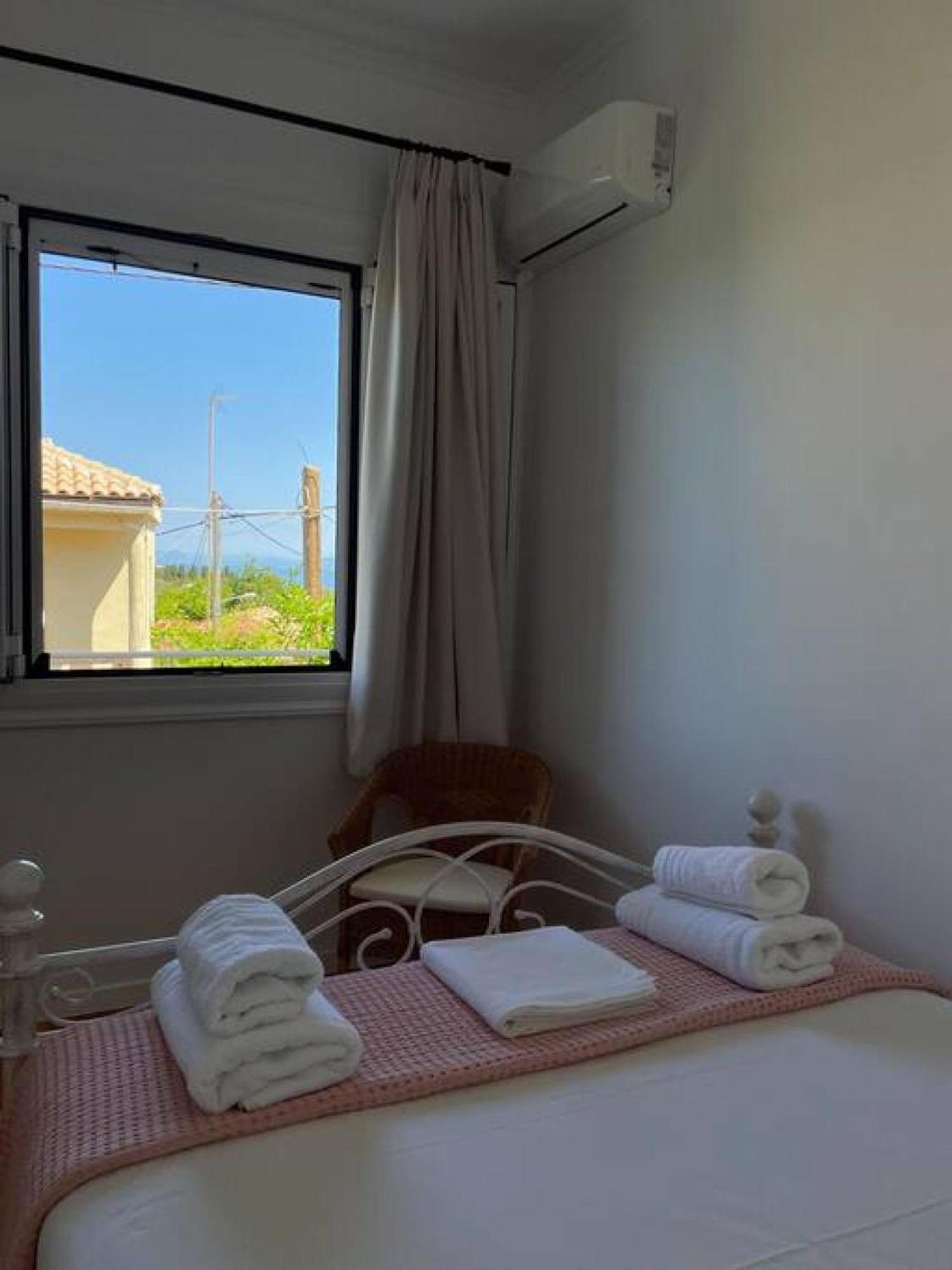 To Patriko Lefkada Cozy Village Home With Parking Tsoukaladhes Exterior photo