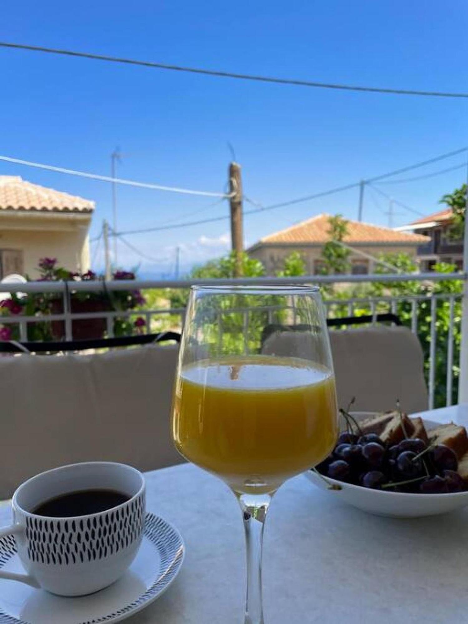 To Patriko Lefkada Cozy Village Home With Parking Tsoukaladhes Exterior photo